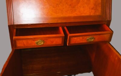 Secreter-antiguo-de-estilo-1