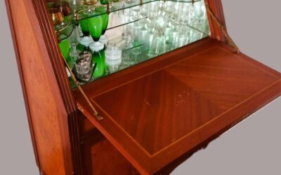 Secreter-cristalero-antiguo-1